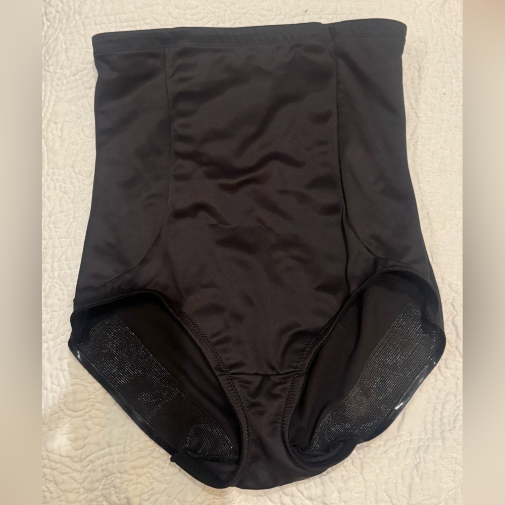 Miraclesuit Girdle Sz L Never Worn - Black